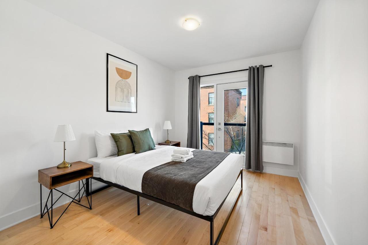 Frontenac By Restavio * Montréal